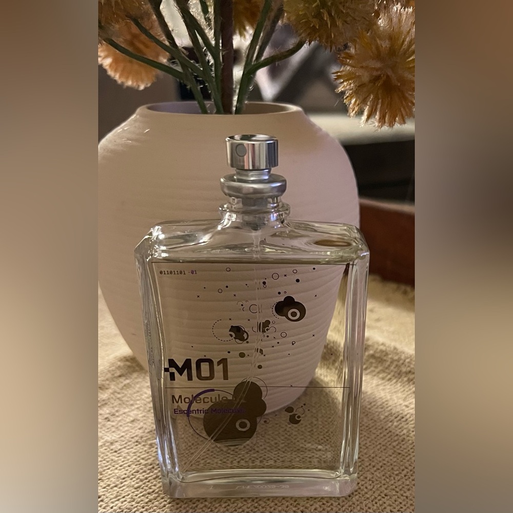 Escentric Molecules Molecule 01 spray